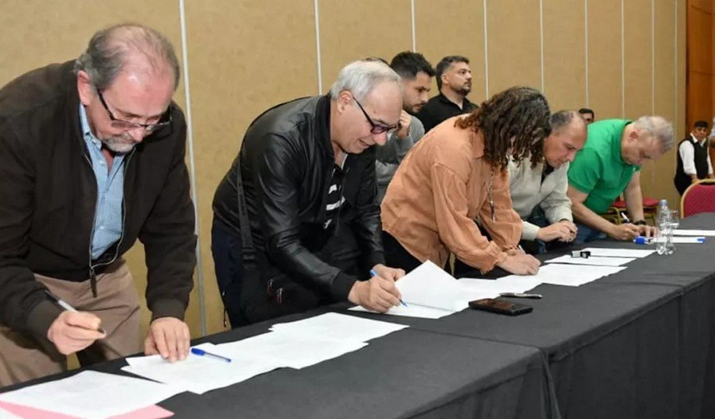 Provincia y gremios estatales firmaron acuerdo salarial