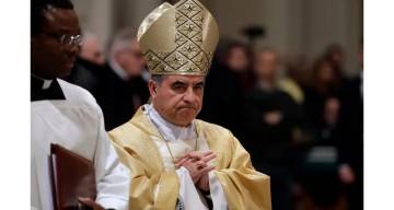 Angelo Becciu, el cardenal vetado por el papa Francisco, renunció a participar en el cónclave