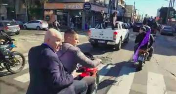 José Luis Espert contó cómo un militante libertario lo ayudó a retirarse en moto del acto: 