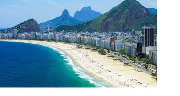 La estafaron en Brasil: pagó $ 6 millones por un choclo en Copacabana