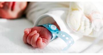 Dos bebés fueron cambiadas al nacer y lo descubrieron por casualidad 40 años después