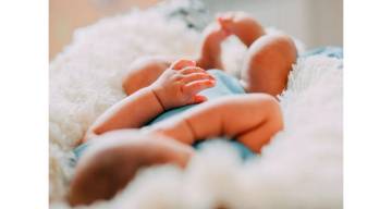 Baño en una vivienda: pidió ayuda para usar el baño y terminó dando a luz