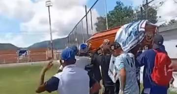 Dolor y pasión: el último adiós a los hinchas de Juventud Antoniana fallecidos